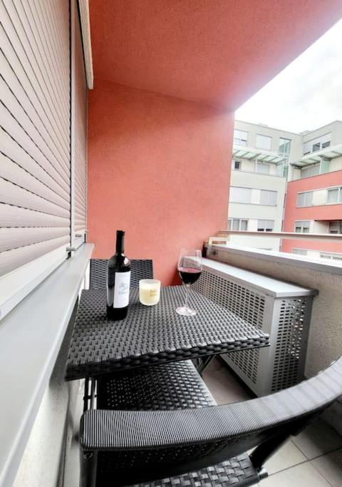 Urban Oasis: Stylish Retreat Leilighet Zagreb Eksteriør bilde